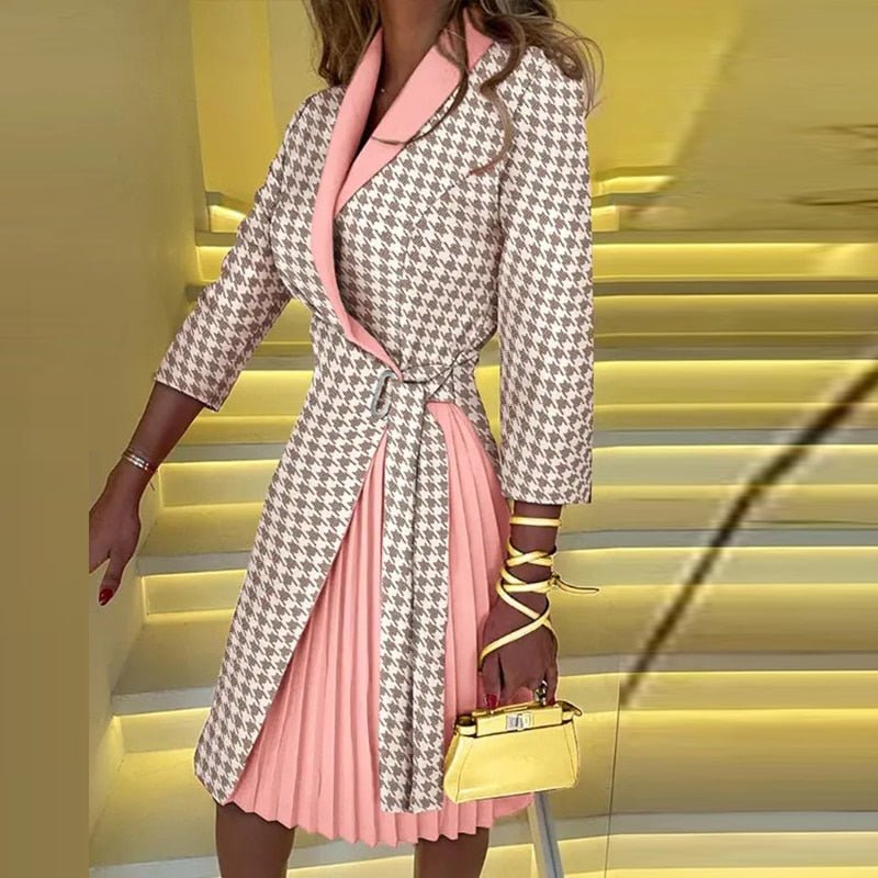 Marke Damen-Wickelkleid mit Plissee und Muster — Main Image