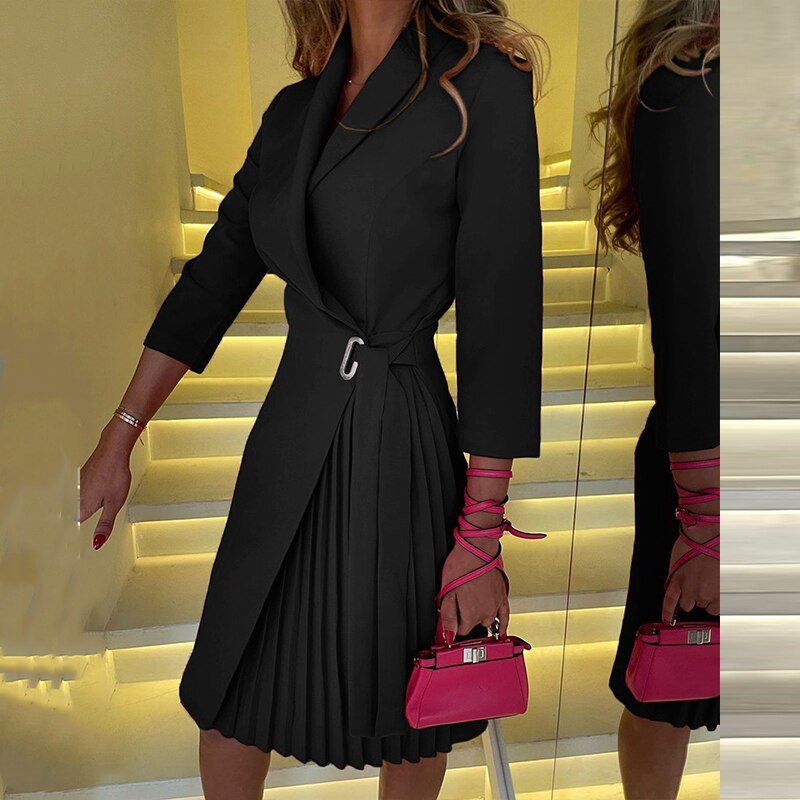 Marke Damen-Wickelkleid mit Plissee und Muster — Image 5