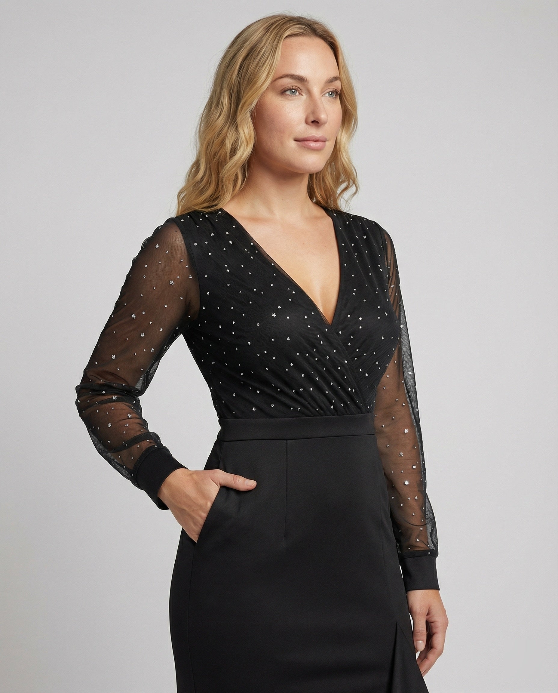 Markenname Abendkleid mit Pailletten und Rüschendetail — Image 2