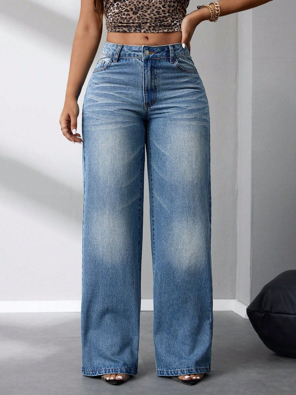 Markenname Damen Jeans Weites Bein Bequem — Main Image