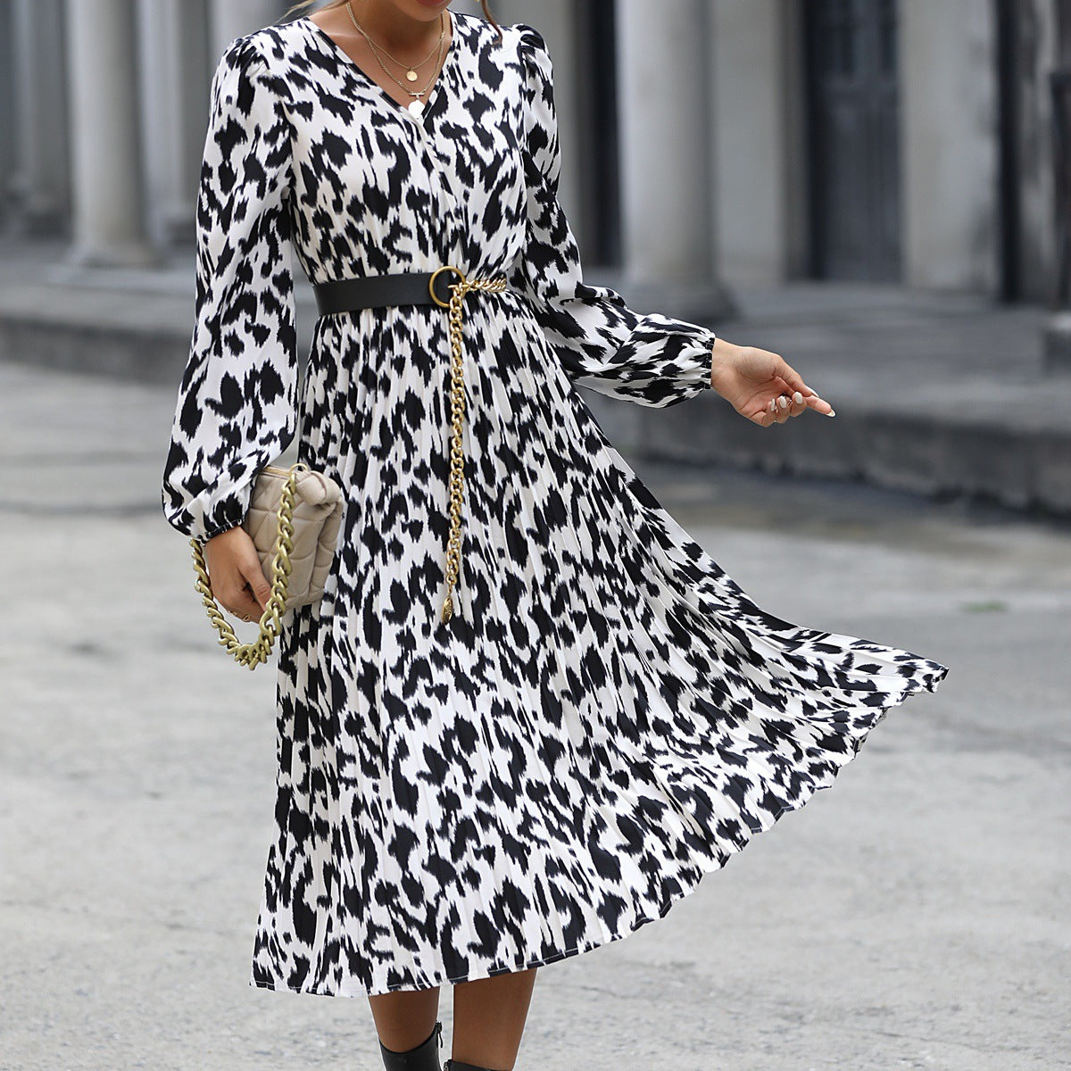 Marke Midikleid mit abstraktem Muster, V-Ausschnitt, lange Ärmel — Image 5