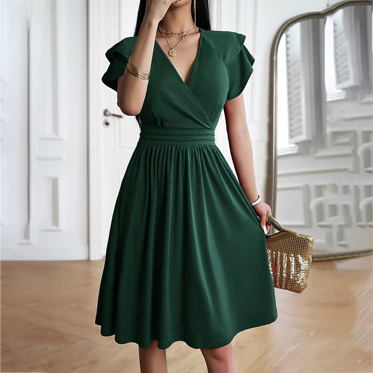 Marke Damenkleid mit V-Ausschnitt und Flügelärmeln, elegant und stilvoll — Image 3