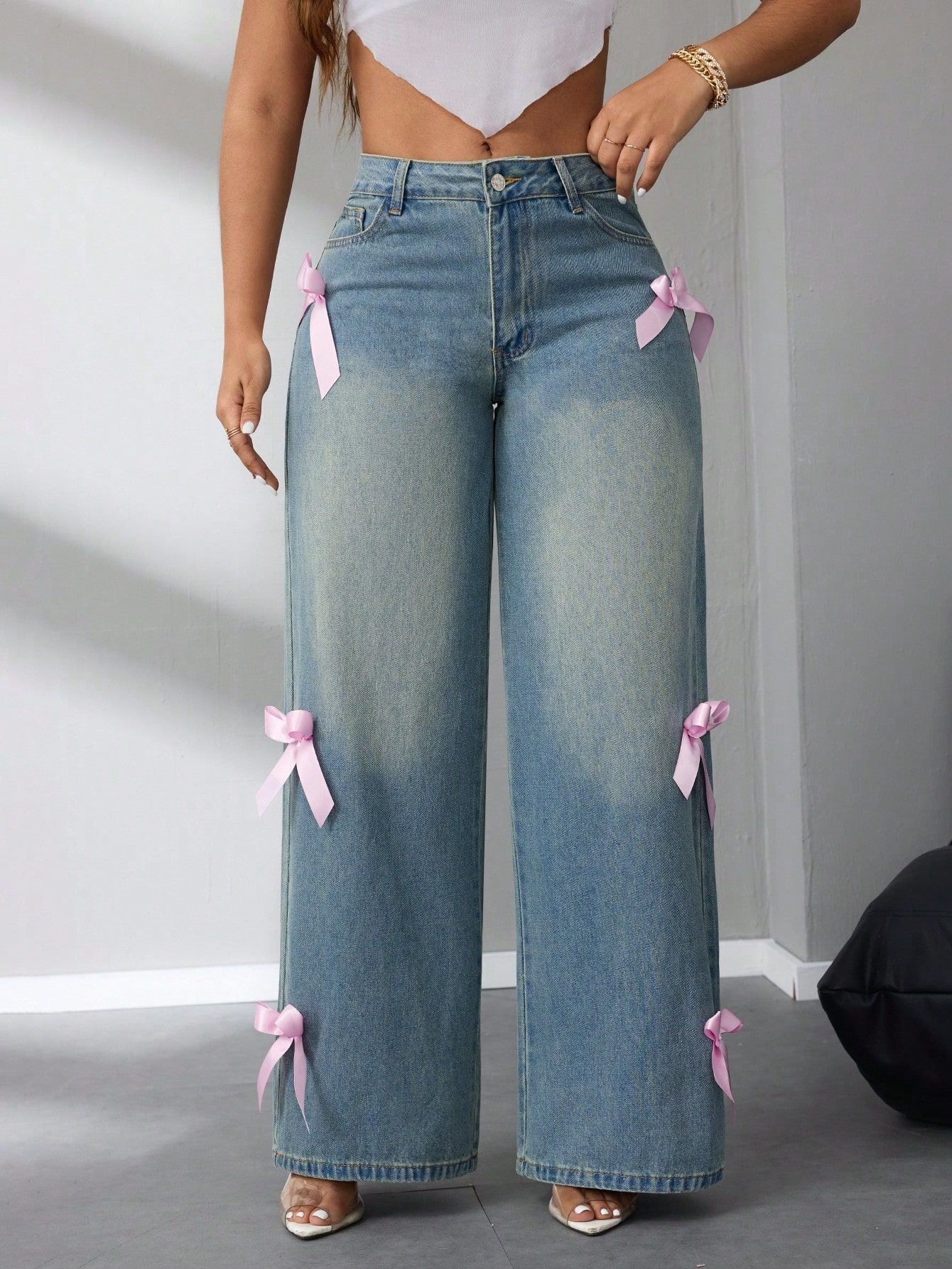 Modische Wide-Leg Jeans mit rosa Schleifen für Damen — Main Image