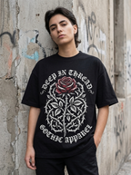 Dornenrose Oversized T-Shirt - Model
